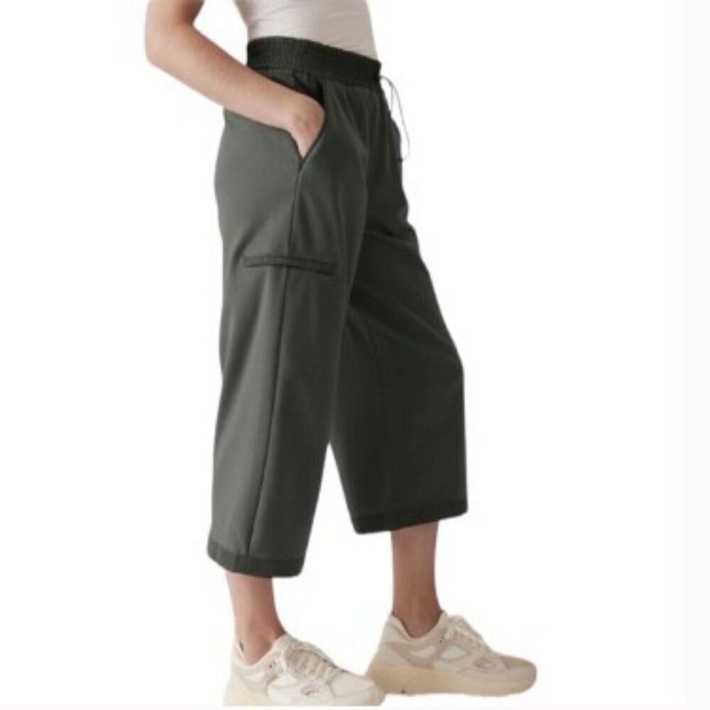 Athleta Triumph Hybrid Wide Leg Crop Pants Size XL Bali Green #533711